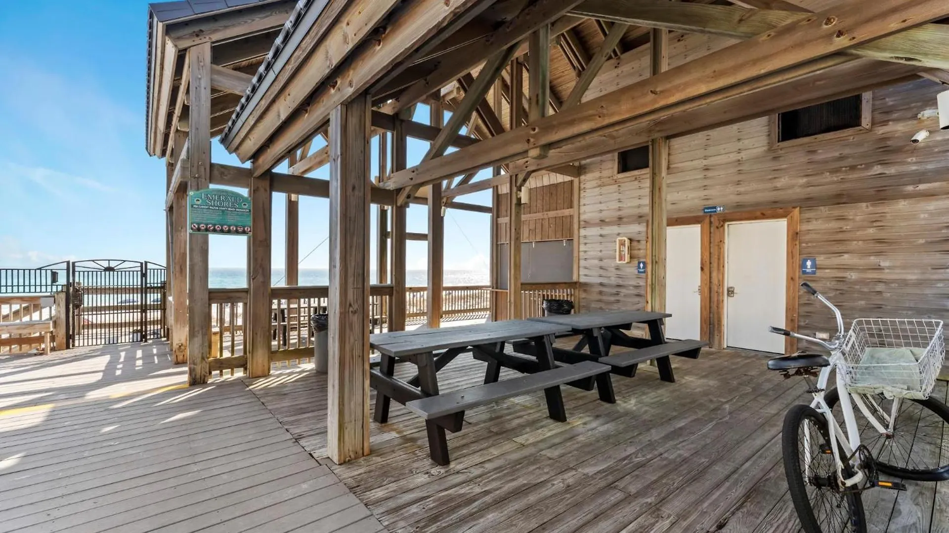 Emerald Palace S 10 Black Coral Cove Destin