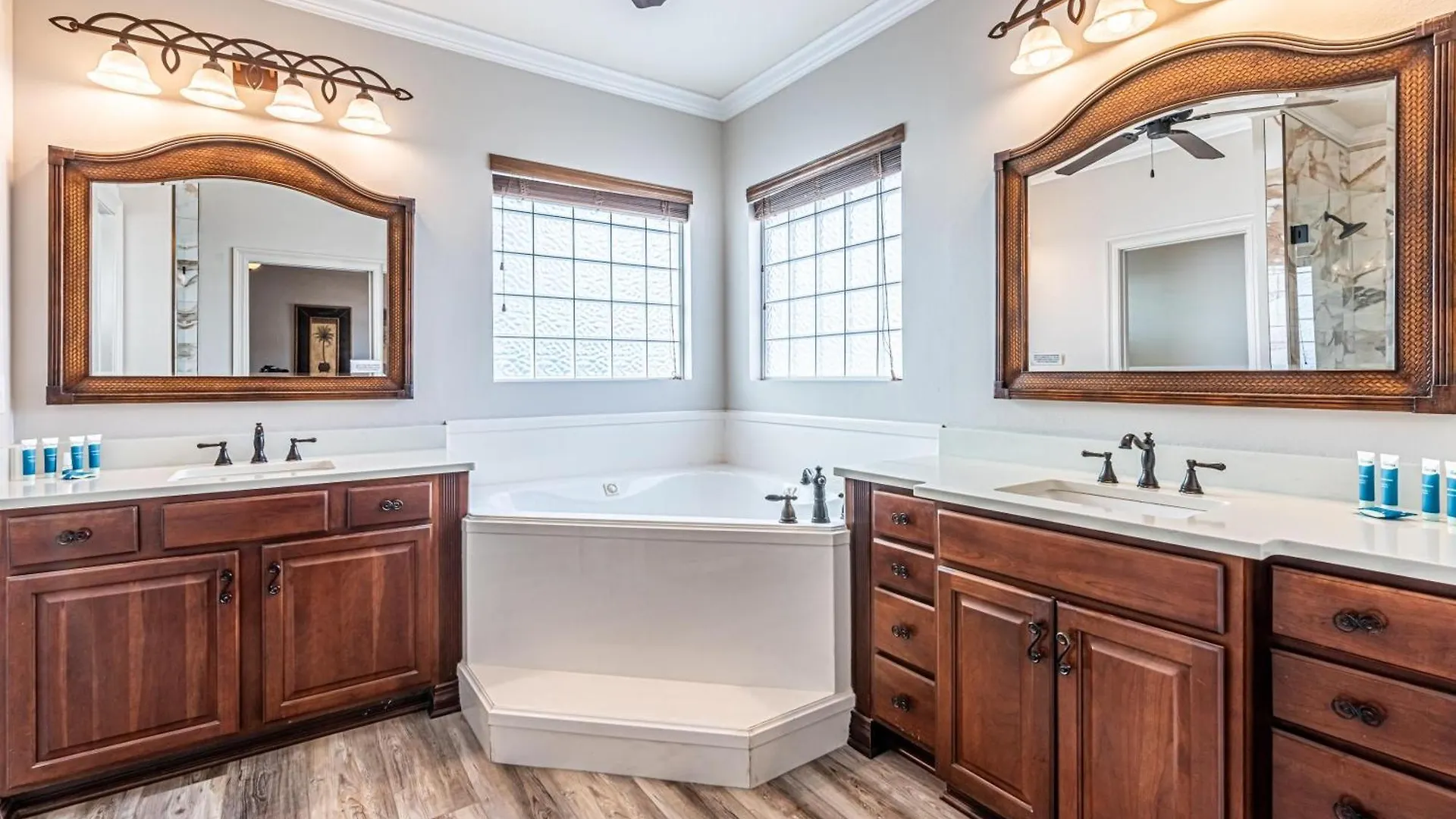 Emerald Palace S 10 Black Coral Cove Destin Holiday home