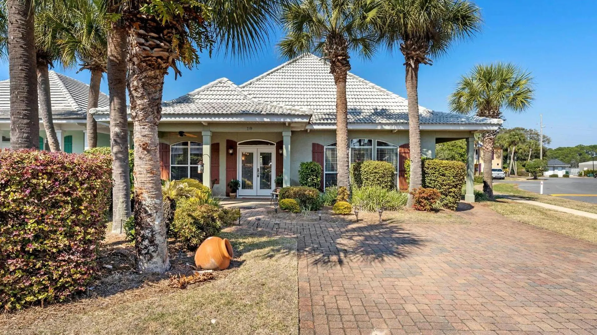 Emerald Palace S 10 Black Coral Cove Destin United States